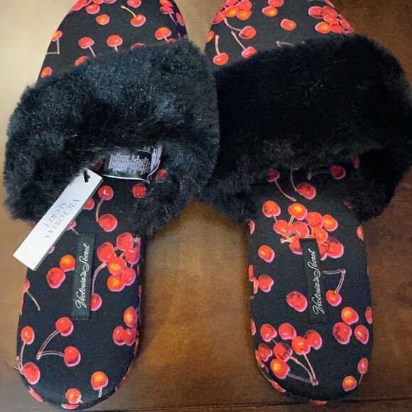 Victoria Secret Cherry Print Satin Faux Fur Slippers NWT Size Large - Picture 2 of 6